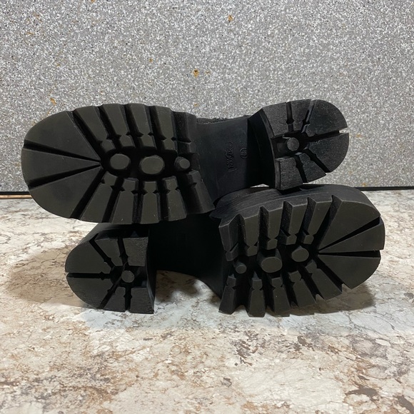 Rouge Helium Platform Boots size 8.5 - Picture 5 of 7